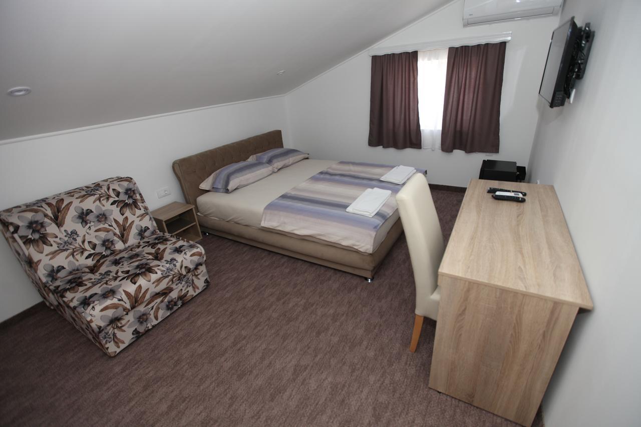 Ninkovic Hotell Trebinje Eksteriør bilde
